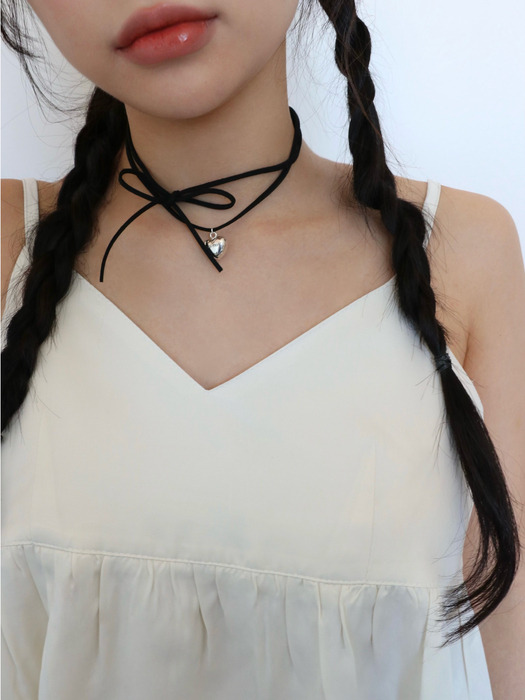 Heart string necklace