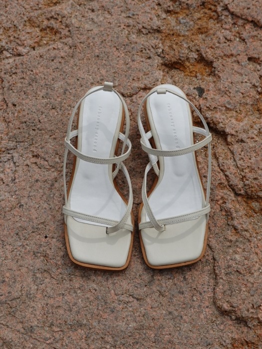 Flip-flop strap sandals Ivory