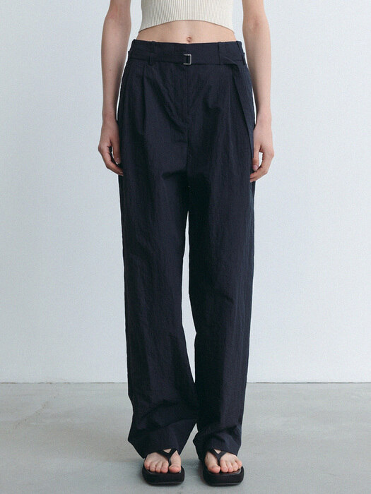 belted two tucked pants (dark navy)