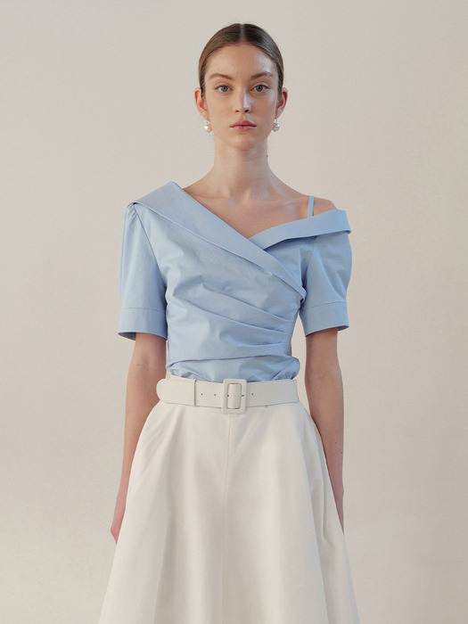 MIRIAM One shoulder short sleeve shirt blouse (Light blue/Off white)
