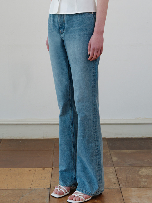 comos 1087 semi-bootcut denim pants (medium blue)