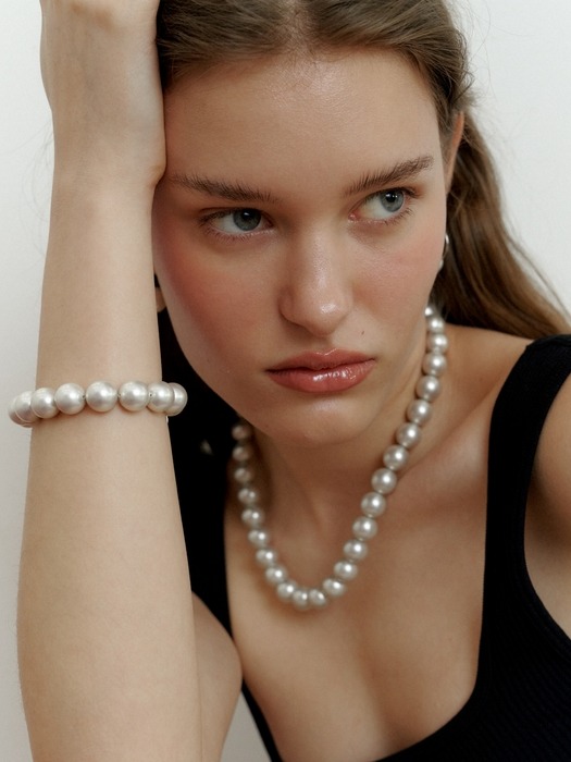 Soft Silver Pearl Bracelet