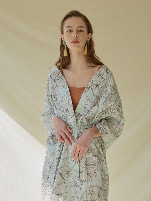 A LEAF ROBE