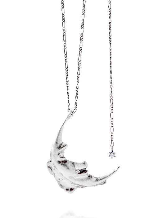 23 Silver moon long necklace