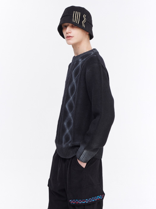 Heavy Wool Cable Knit Black