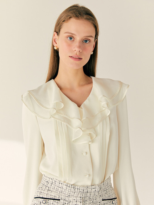 FRIDA V-neck ruffle-detail blouse (Ivory)