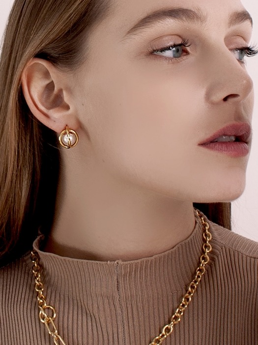 P.button stud earring