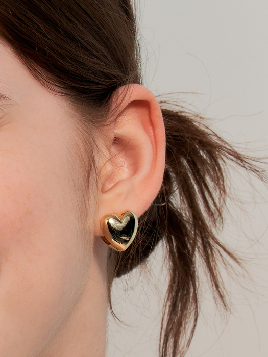 VOLUME HEART ONE-TOUCH EARRING