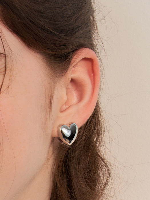 VOLUME HEART ONE-TOUCH EARRING
