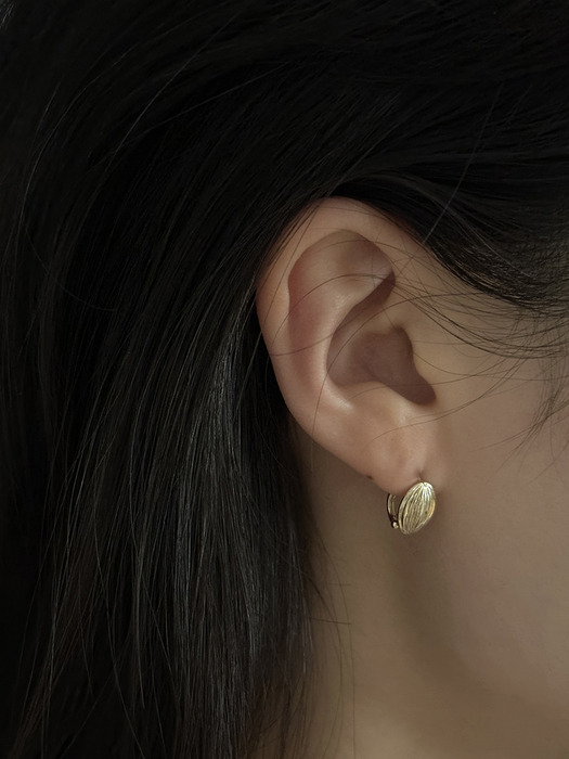 14k Shell earrings
