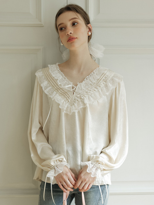 Cest_V-neck lace lantern sleeve blouse