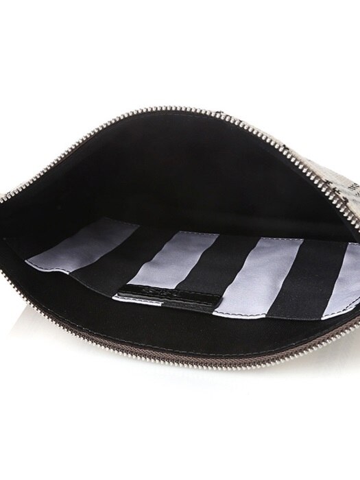 MOODY CLUTCH BAG