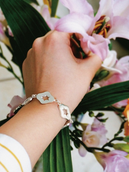 MOON FLOWER Bracelet