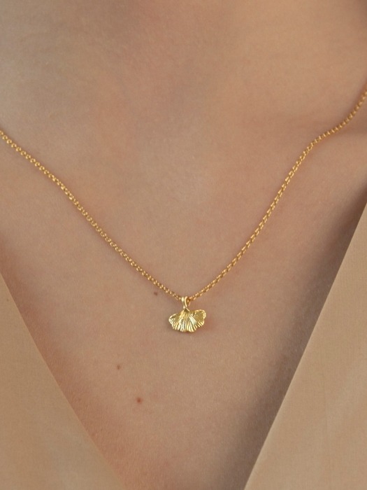 ginkgo leaf necklace