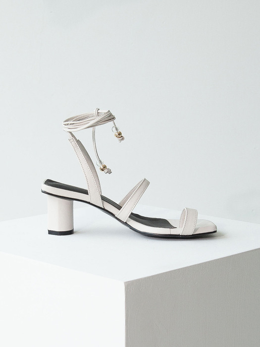 IVY TOE RING SANDALS 20S21 IVORY