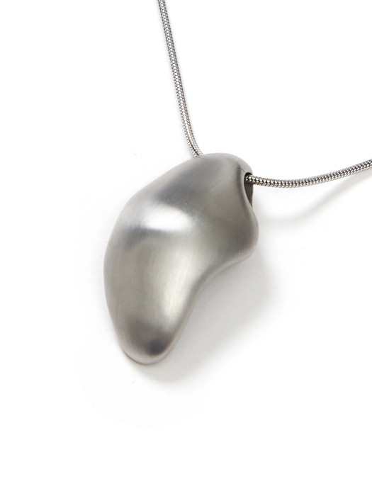 pebble pendant necklace