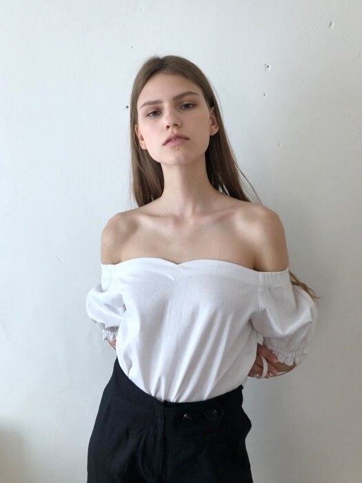 18 SS tulip off-the-shoulder linen blouse (white)