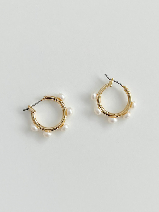 pearl wheel earrings