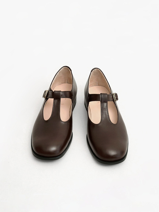 T-Mary Jane Shoes . Brown