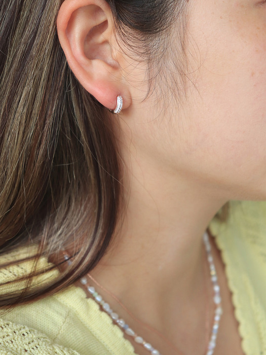 Cubic field one-touch earring