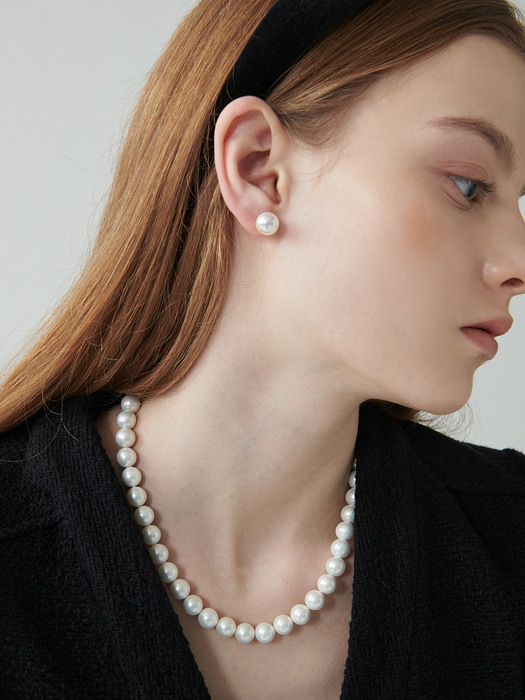 CRH004 Classic mood semi bold pearl necklace