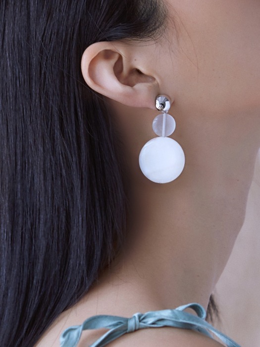White shell Earring