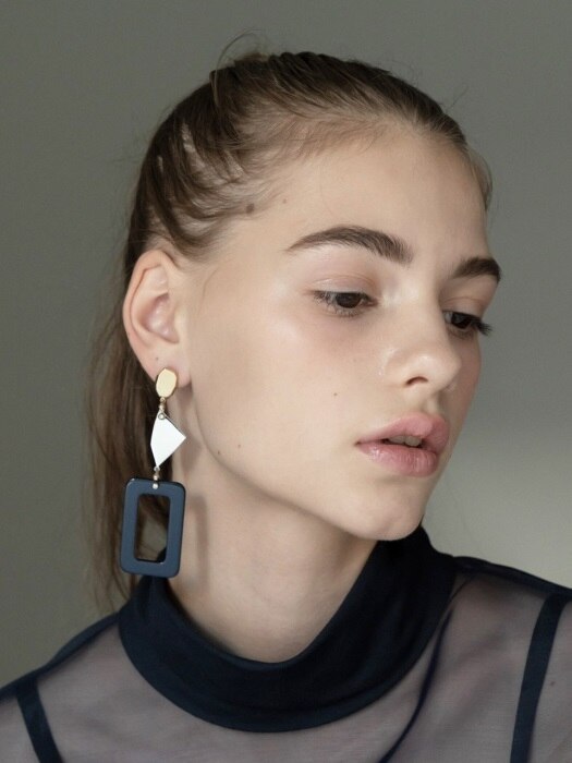 Leave and Shapes Earrings