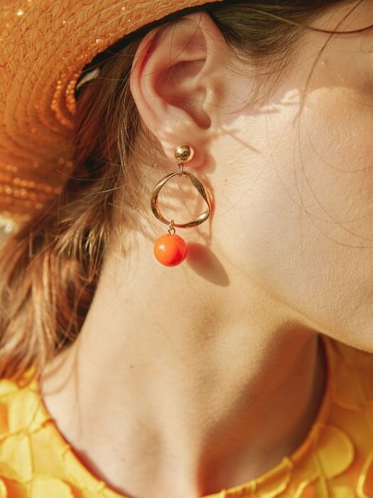 vivid marble hoop earring, gold_orange