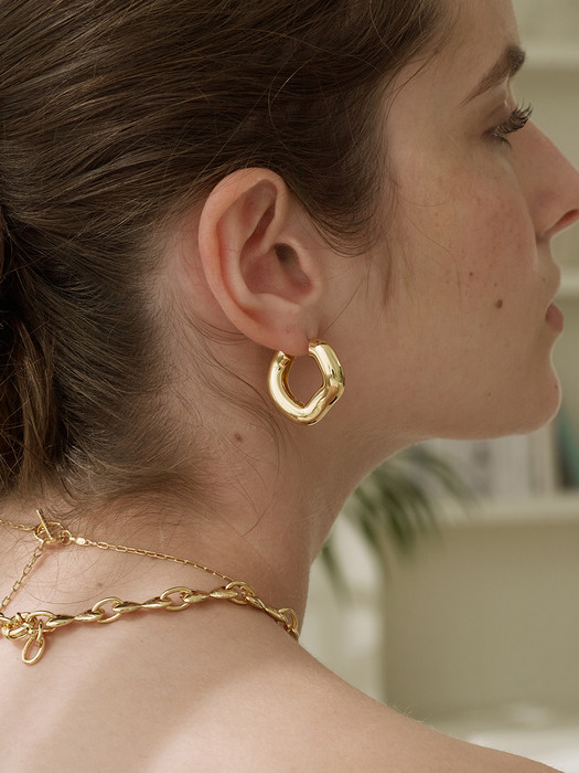 Metal Wave Link Earrings_Gold