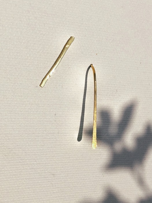 Parallel lines earrings