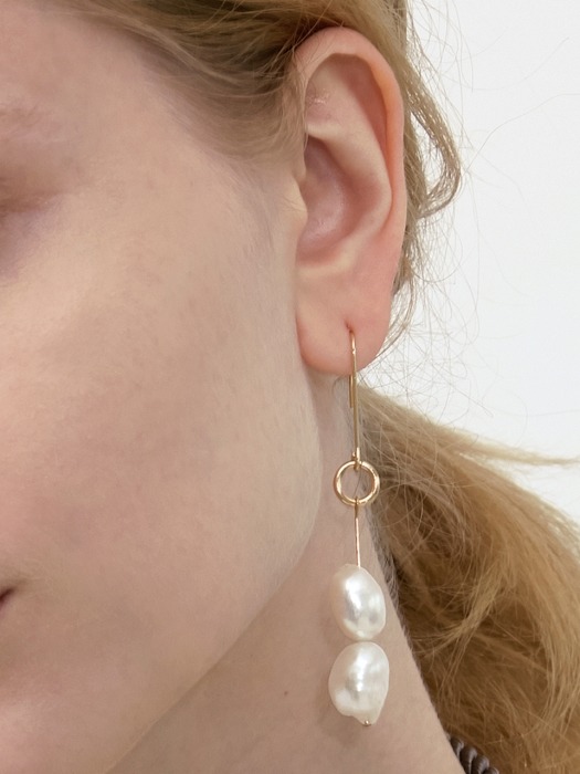 Ugly Pearl Single Earring