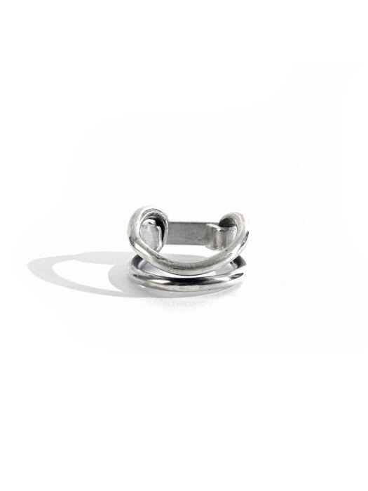 SEWN SWEN SILVER LINE HAMMERED TAG RING  
