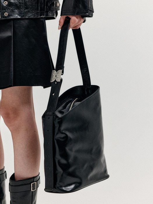 HALOG Asymmetric Shoulder Bag - Black