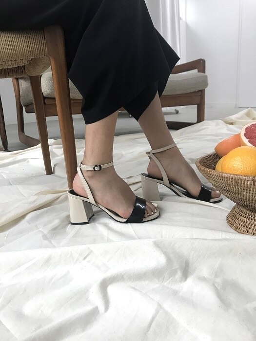 Ankle Strap Sandals / BEIGE