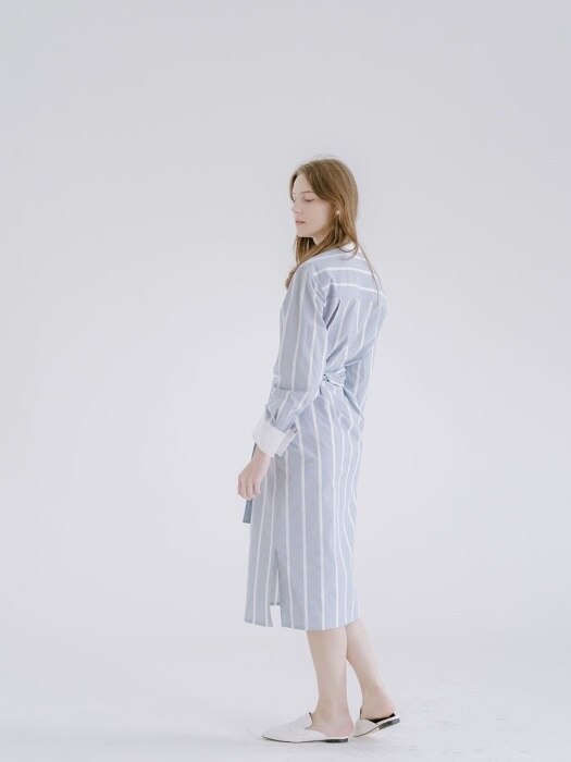 SNOW COLLAR DRESS BLUE