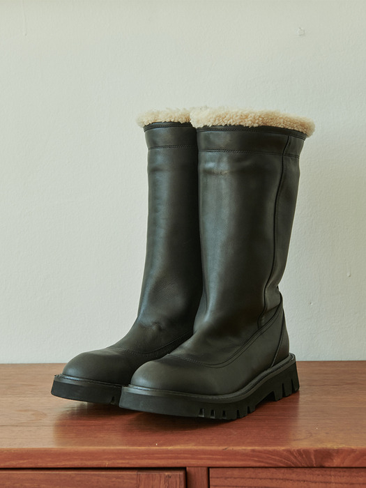 IS_231634 Linder Bias Fur Middle Boots (Black)