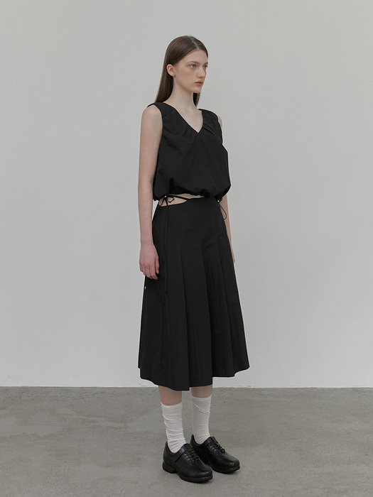 Strap Pleats Midi Skirt, Black