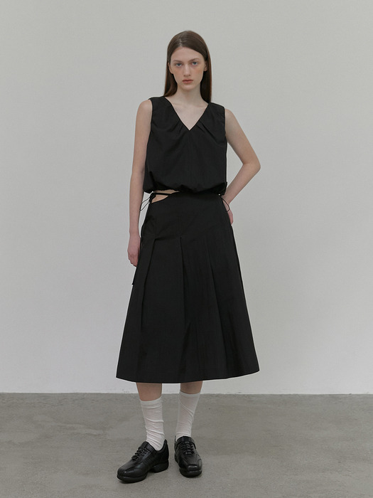 Strap Pleats Midi Skirt, Black