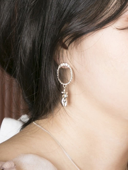 Venus(torso) O earrings