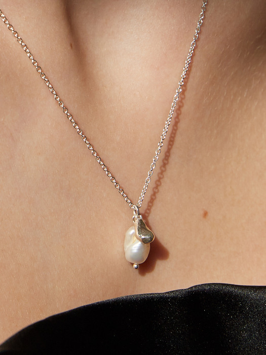 Allcase pearl necklace