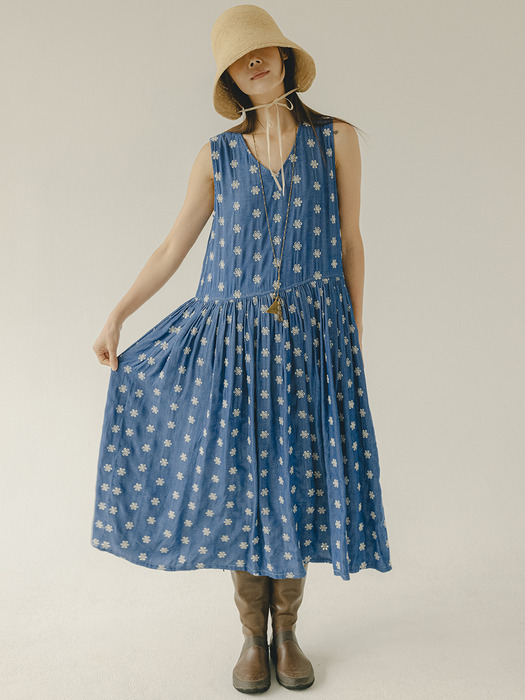 Pleated Embroidery Blue Dress