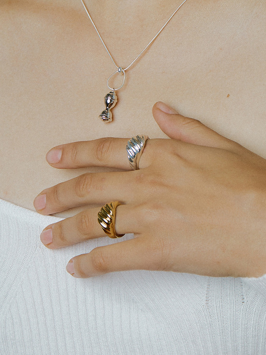 Croissant Ring (Gold/Silver)