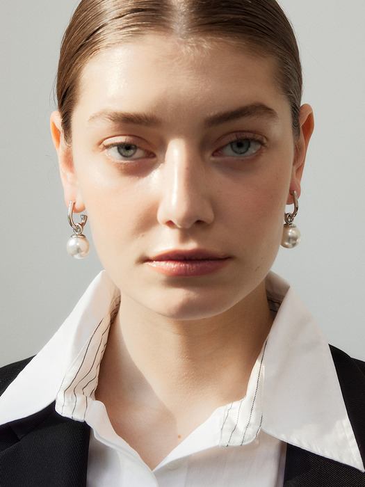 Pearl Dangle Earrings_Silver