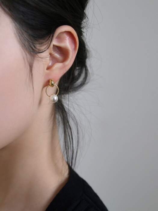 sway pearl earrings (2colors)