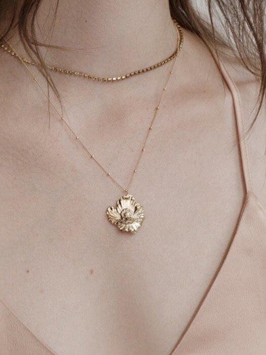 Rose mallow Necklace