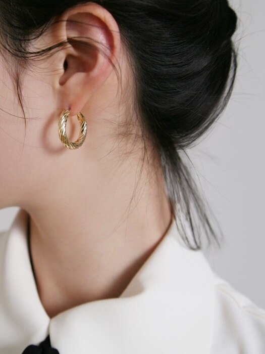 twist bold ring earrings (2colors)