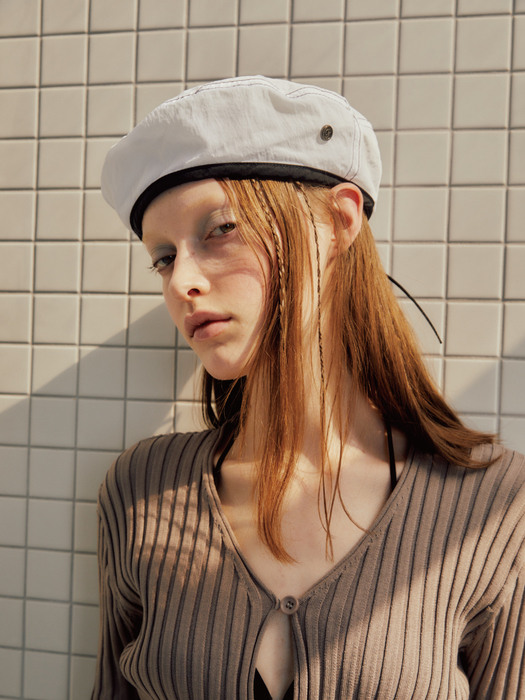 PARACHUTE BERET IN WHITE