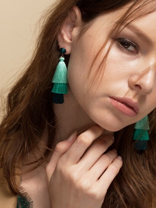 BELITA TASSEL GRADATION EARRING