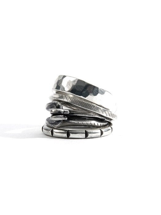 SEWN SWEN SILVER 4 COMBINATION LINE LINK RING  