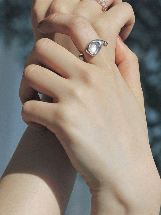Melting gemstone Ring(Rainbow moonstone)